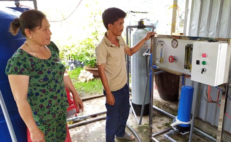 Máy lọc nước mặn thành nước ngọt phát huy hiệu quả trong ứng phó hạn mặn