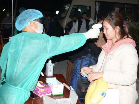 An Giang:

Cách ly 33 người có tiếp xúc với du khách trên du thuyền Viking Cruise Journey