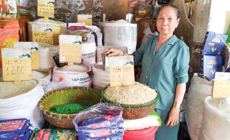 Giá gạo bán lẻ tại chợ bình ổn