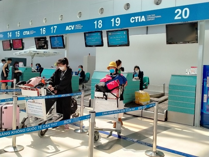Cần Thơ: Vietnam Airlines miễn phí vé cho 400 hành khách hoàn thành cách ly phòng dịch COVID-19 về sân bay Nội Bài