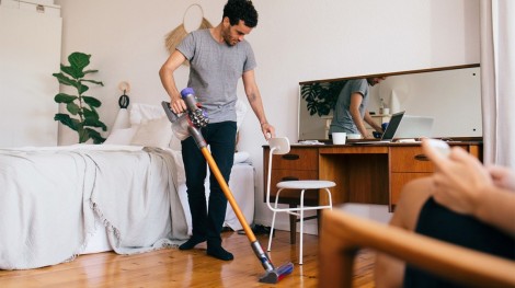 Vệ sinh nhà cửa cũng là biện pháp chăm sóc sức khỏe