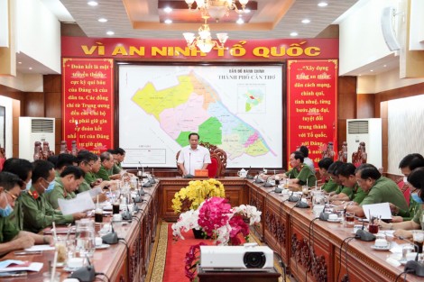 Phát huy vai trò của lực lượng công an cơ sở quản lý cư trú, người nước ngoài, người từ vùng dịch về