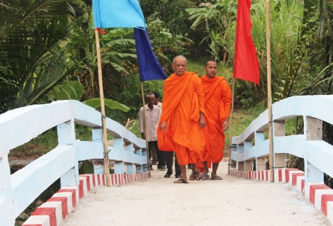 Vùng đồng bào Khmer miền Tây Nam bộ thay áo mới 

Bài 1: Niềm vui hoàn thành mục tiêu Chương trình 135