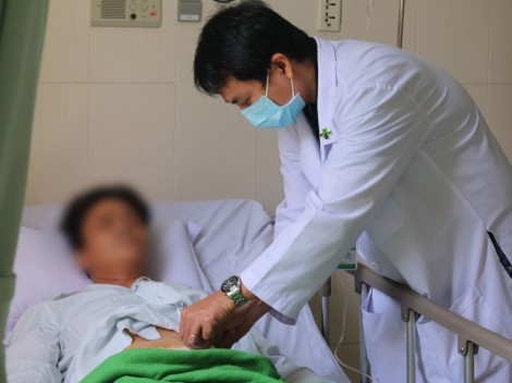 Người đàn ông say rượu té xe vỡ bàng quang