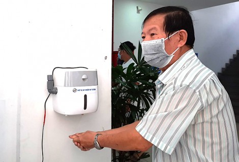 Chăm sóc người cao tuổi giữa đại dịch