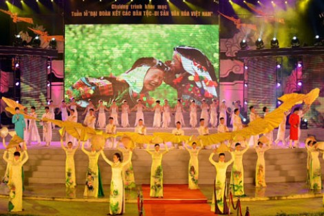 Xây dựng đời sống văn hóa nông thôn mới, đô thị văn minh