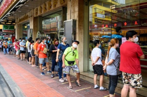 Dân Thái ồ ạt bán vàng