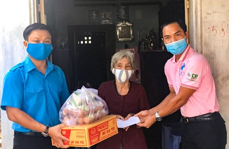 Vận động hơn 14,7 tỉ đồng ủng hộ phòng, chống dịch COVID-19 và đồng bào bị ảnh hưởng hạn hán, xâm nhập mặn