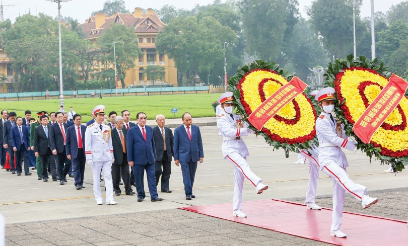 Lãnh đạo Đảng, Nhà nước viếng Lăng Bác nhân 45 năm Ngày Giải phóng miền Nam, thống nhất đất nước