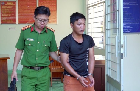 Mâu thuẫn trong lúc nhậu, em đâm anh tử vong