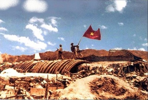 Mốc son chói lọi và sức mạnh toàn dân