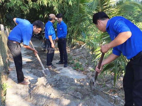Đảm bảo an toàn giao thông

gắn với xây dựng nông thôn mới