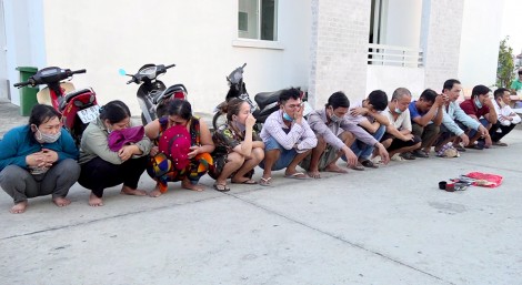 An Giang: Triệt phá sới bạc, bắt quả tang 12 đối tượng liên quan