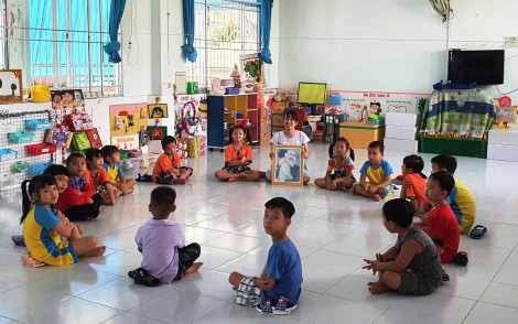 Trẻ lớp Lá ở Cần Thơ trở lại trường học