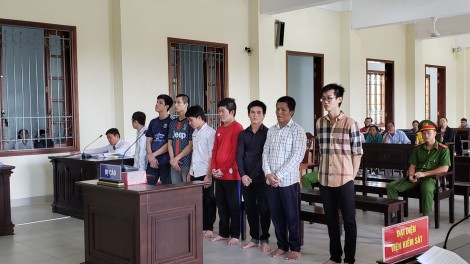 Làm tiền giả, lãnh án nặng