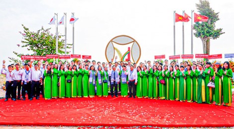 Xây dựng Đảng bộ trong sạch, vững mạnh, phát huy vai trò nhịp cầu đầu tư