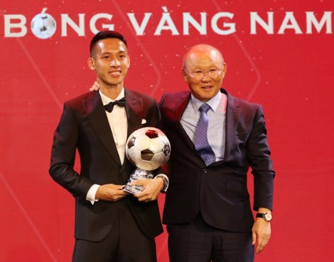 Tôn vinh cầu thủ bóng đá xuất sắc nhất Việt Nam