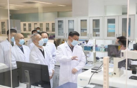 Trung, Mỹ chạy đua phát triển vaccine