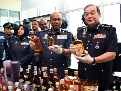 Hàng giả lộng hành tại Malaysia giữa mùa dịch