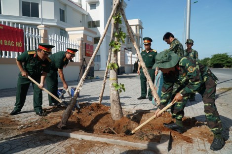 Lực lượng vũ trang thi đua chào mừng Đại hội Đảng các cấp