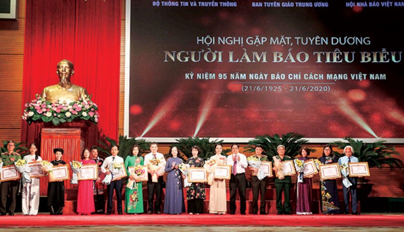 Báo chí cần thông tin trung thực về tình hình đất nước và thế giới, phù hợp với lợi ích của quốc gia, nhân dân