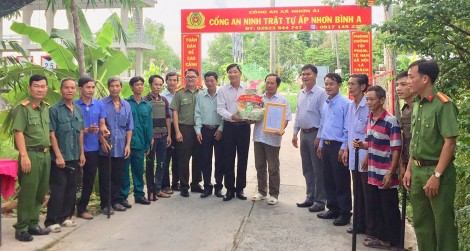 Củng cố, nâng chất mô hình “Tổ phòng, chống tội phạm” và Cổng an ninh trật tự
