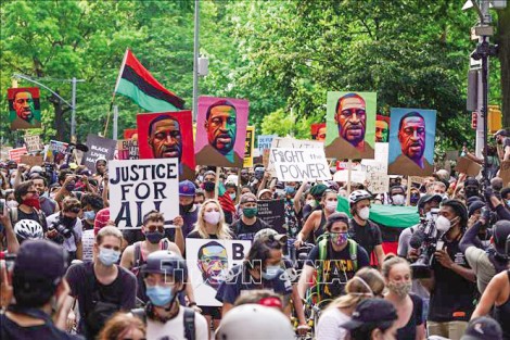 Dân New York tuần hành

kỷ niệm ngày lễ Juneteenth