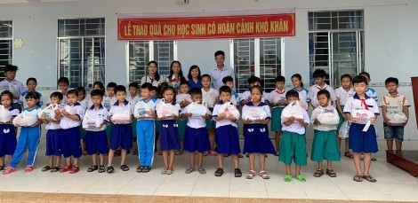 Quan tâm chăm lo, bảo vệ trẻ em