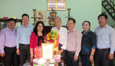 “Tuổi cao - Gương sáng”
