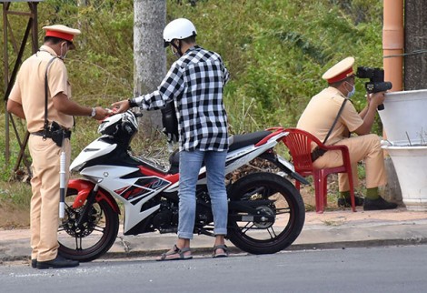 Thường xuyên đổi mới nội dung và hình thức tuyên truyền về an toàn giao thông