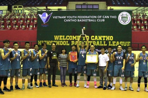 Nguyễn Việt Hồng vô địch Giải Bóng rổ thanh niên khối các trường THPT TP Cần Thơ