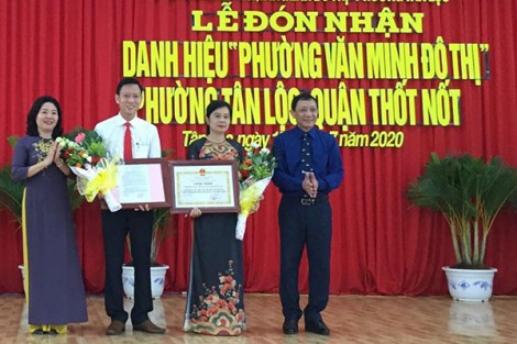 Phường Tân Lộc đón nhận danh hiệu Phường văn minh đô thị