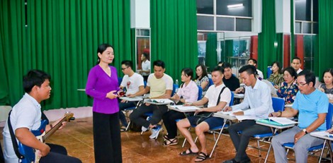 Mang niềm vui cho mọi người