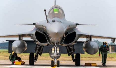 Ấn Độ nhận lô chiến đấu cơ Rafale đầu tiên