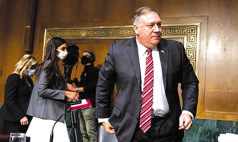 Ông Pompeo bị “dí”