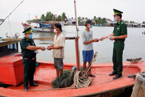 Giữ bình yên nơi cửa biển