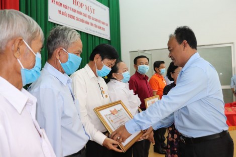 Tuyên dương 75 điển hình tiên tiến