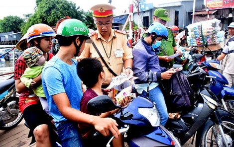 Tăng cường kiểm tra, nhắc nhở chủ bến, người điều khiển phương tiện thủy giảm tải