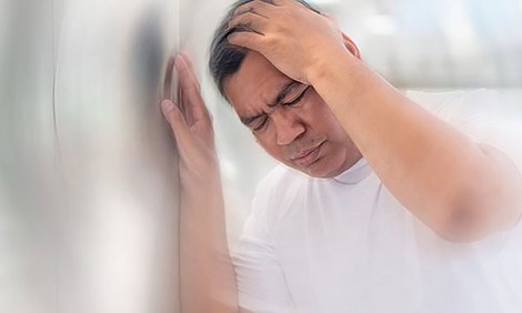 Ðề phòng nguy cơ mất trí nhớ nếu thường bị choáng khi đứng dậy