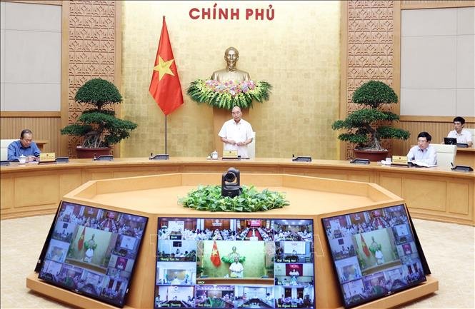 Xây dựng chiến lược chống dịch hiệu quả cả về kinh tế và y tế ở từng địa phương