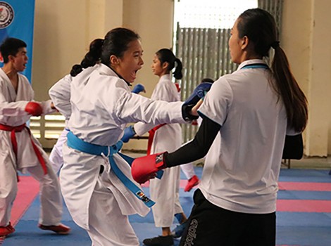 Các đội thể thao chờ ngày trở lại...