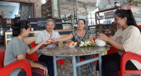 Nhà hai con gái, hạnh phúc đong đầy