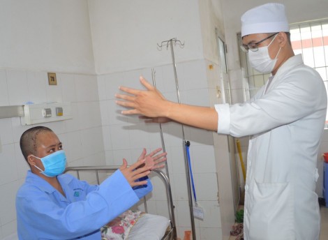 10 giờ phẫu thuật bóc tách thành công khối u màng não khổng lồ