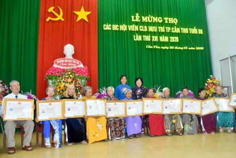 Điểm tựa của cán bộ hưu trí