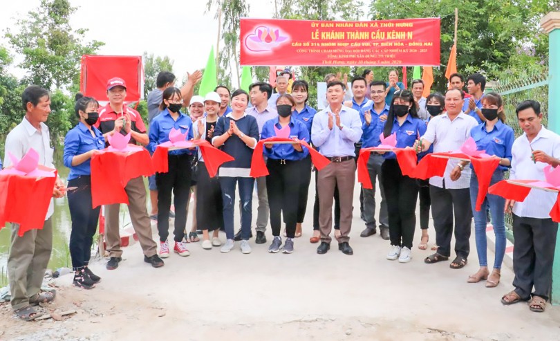 Sôi nổi thi đua

chào mừng đại hội