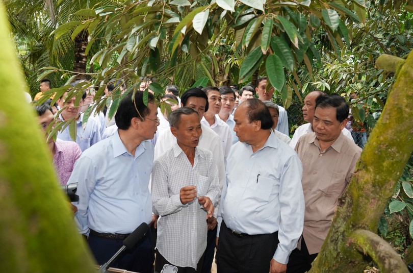Thủ tướng thăm mô hình nông nghiệp "trái mùa nghịch vụ" ứng phó hạn mặn