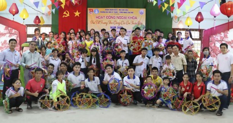 Đầm ấm Tết Trung thu