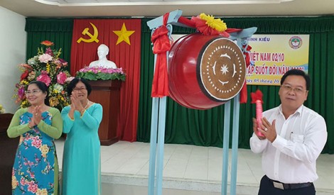 Hơn 1,9 tỉ đồng hỗ trợ học sinh, sinh viên vượt khó học tốt
