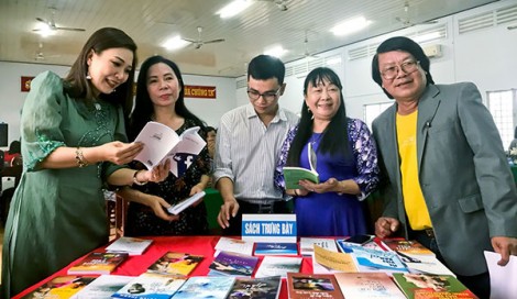 Khởi sắc sáng tác văn học ở Cần Thơ