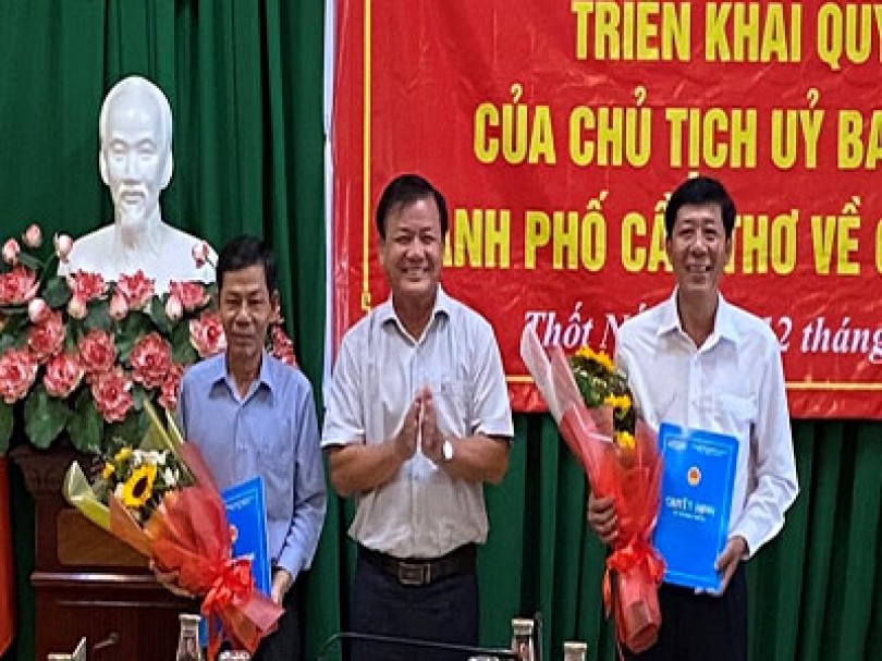Triển khai các quyết định về công tác cán bộ